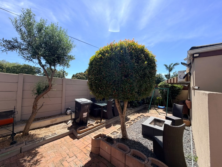 To Let 2 Bedroom Property for Rent in St Michaels Western Cape